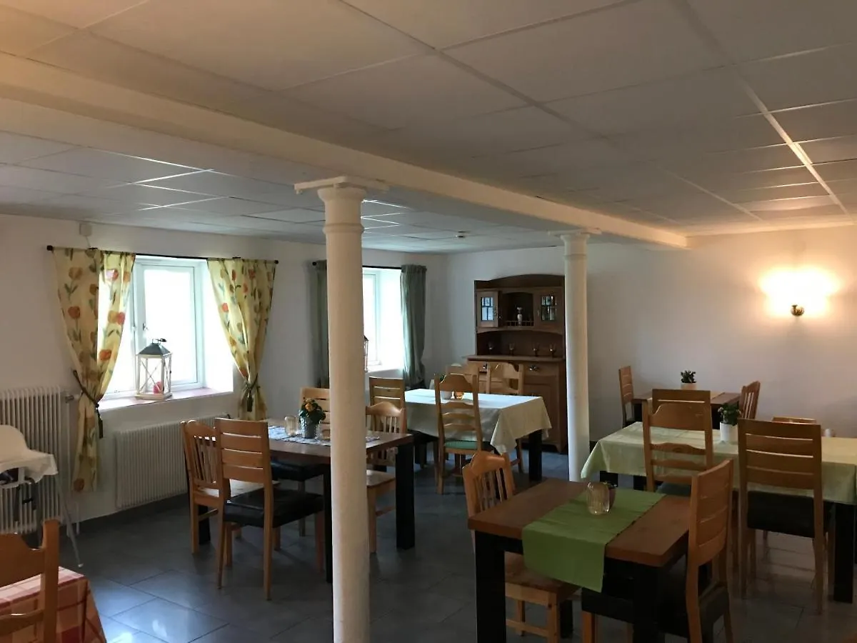 Hunnebergs Gard Hostel & Camping Vargon Zweden